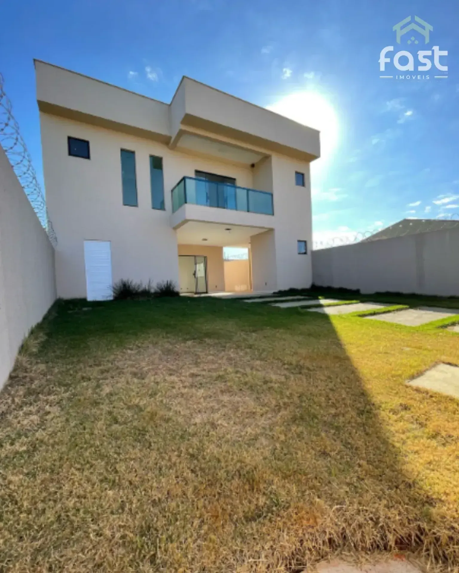 Sobrado com 3 Quartos à venda, 160m² - Jardim Helvécia