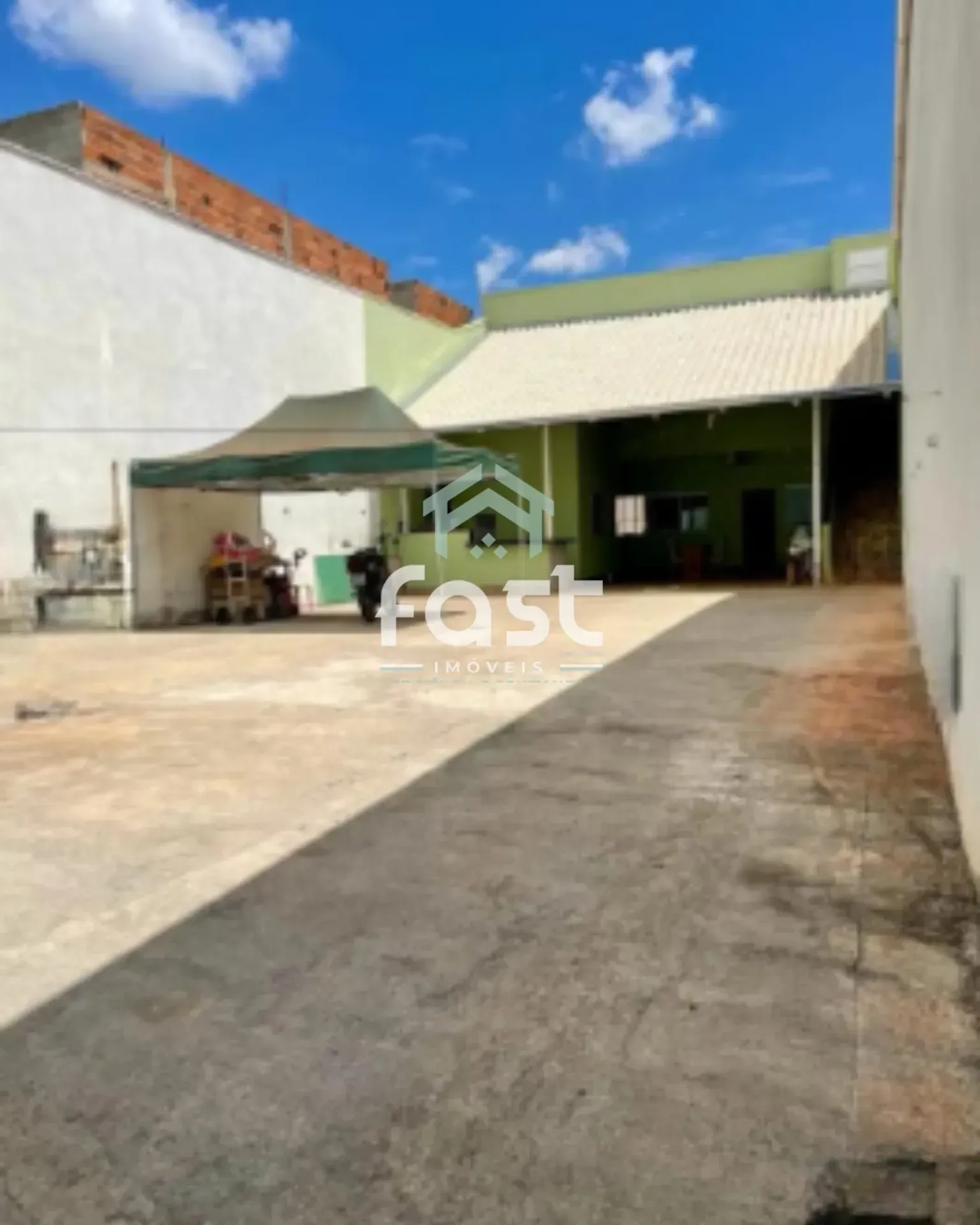 Sobrado com 3 Quartos à venda, 300m² - Três Marias