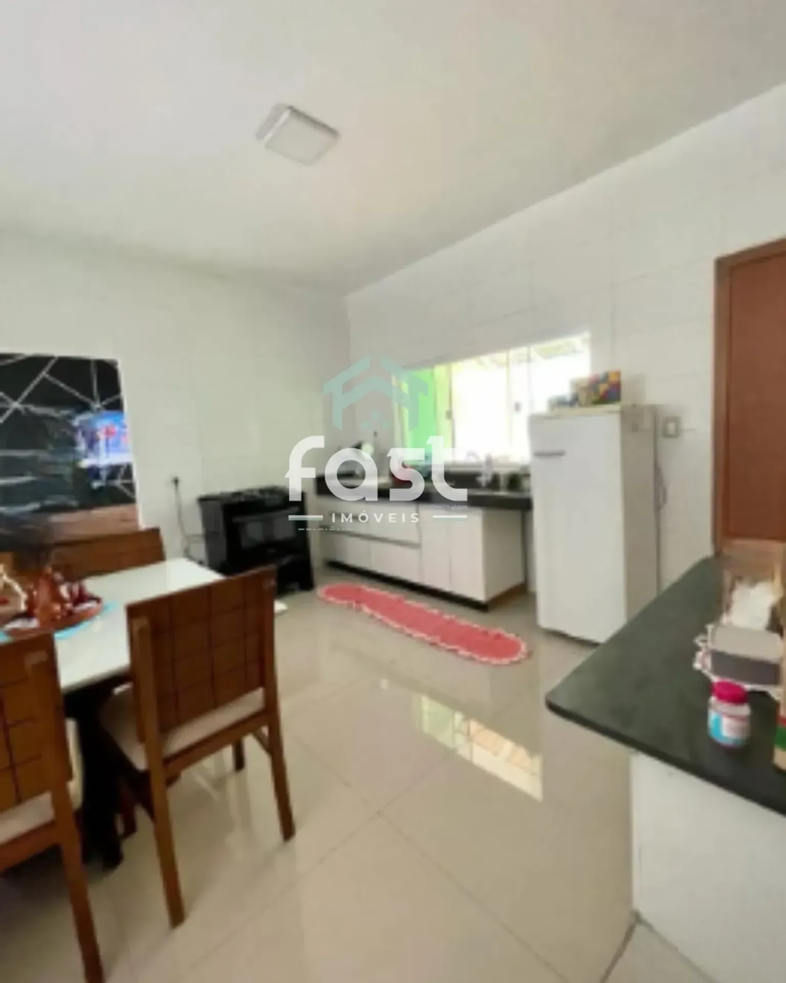 Sobrado com 3 Quartos à venda, 300m² - Três Marias