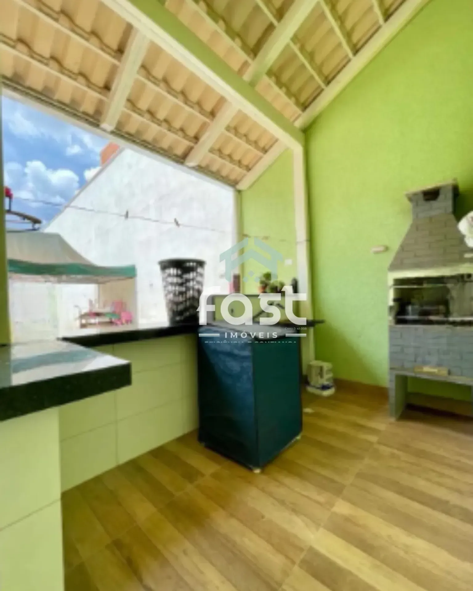 Sobrado com 3 Quartos à venda, 300m² - Três Marias