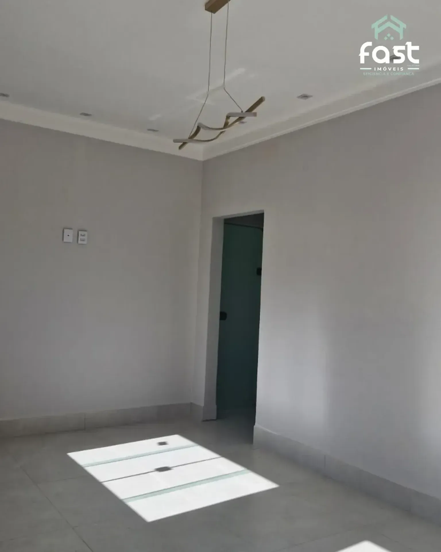 Sobrado com 6 Quartos à venda, 229m² - Setor Campinas