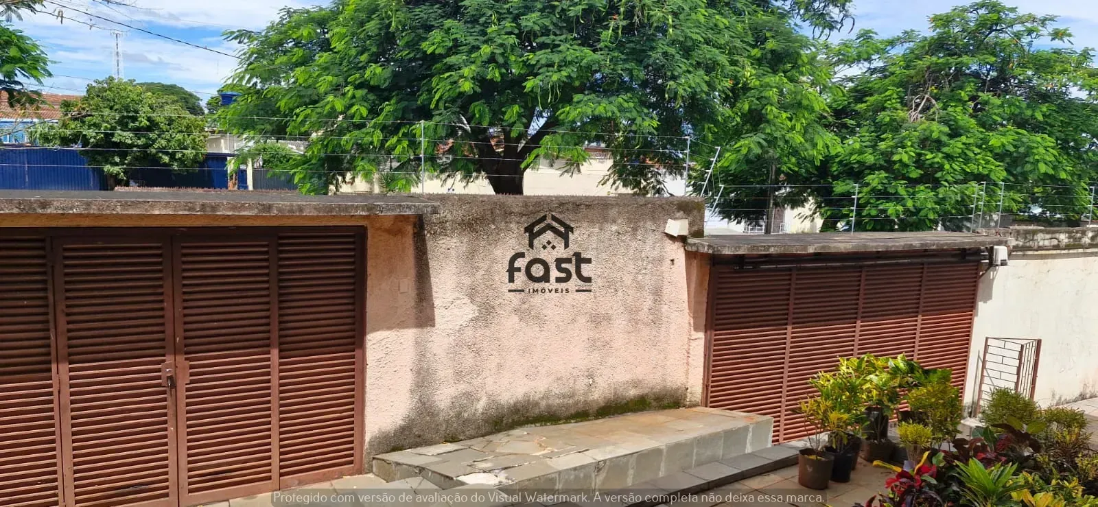 Sobrado com 7 Quartos à venda, 239m² - Setor Leste Universitário
