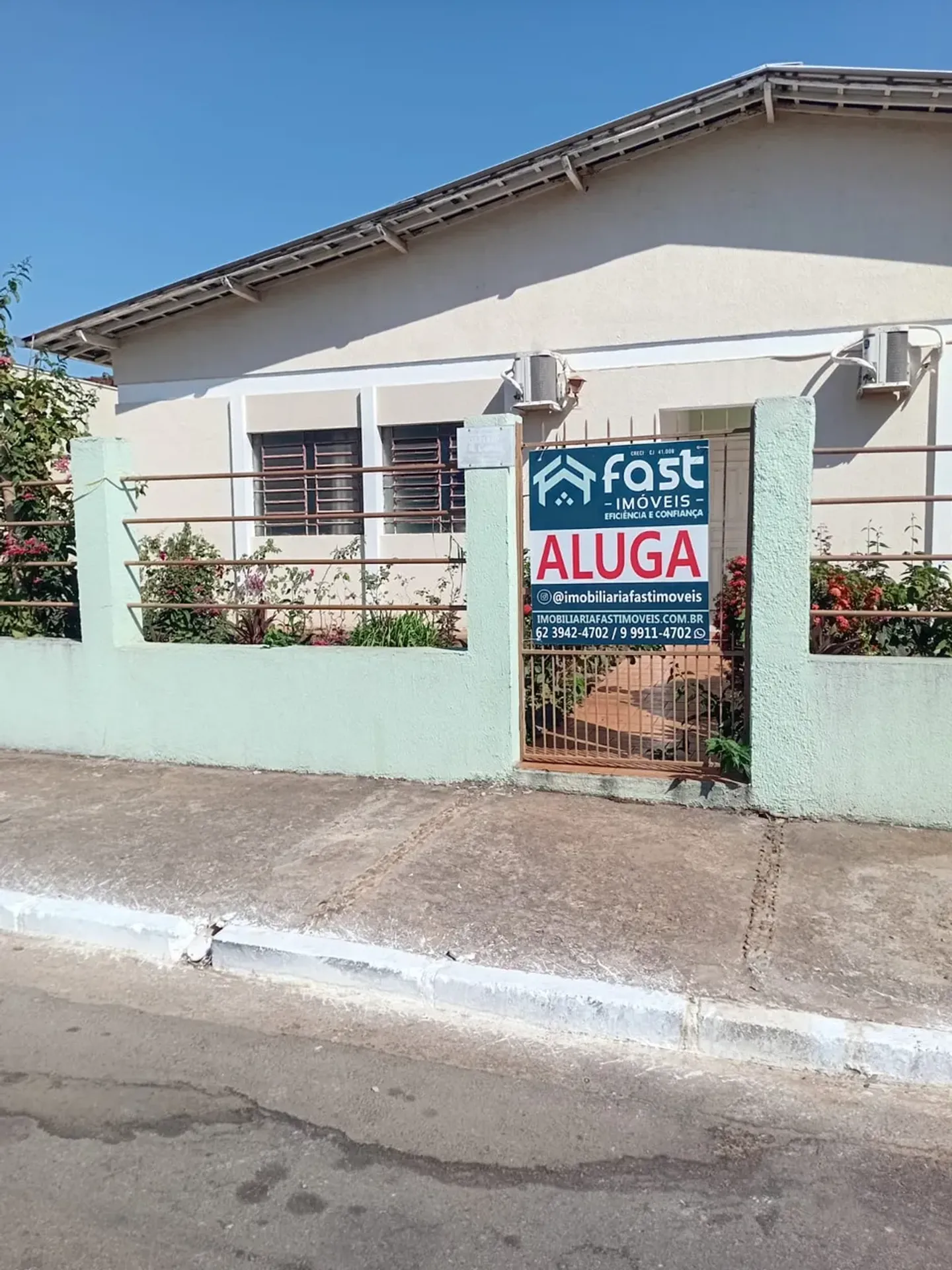 Imóvel Comercial com 7 Quartos para alugar, 420m² - Setor Central