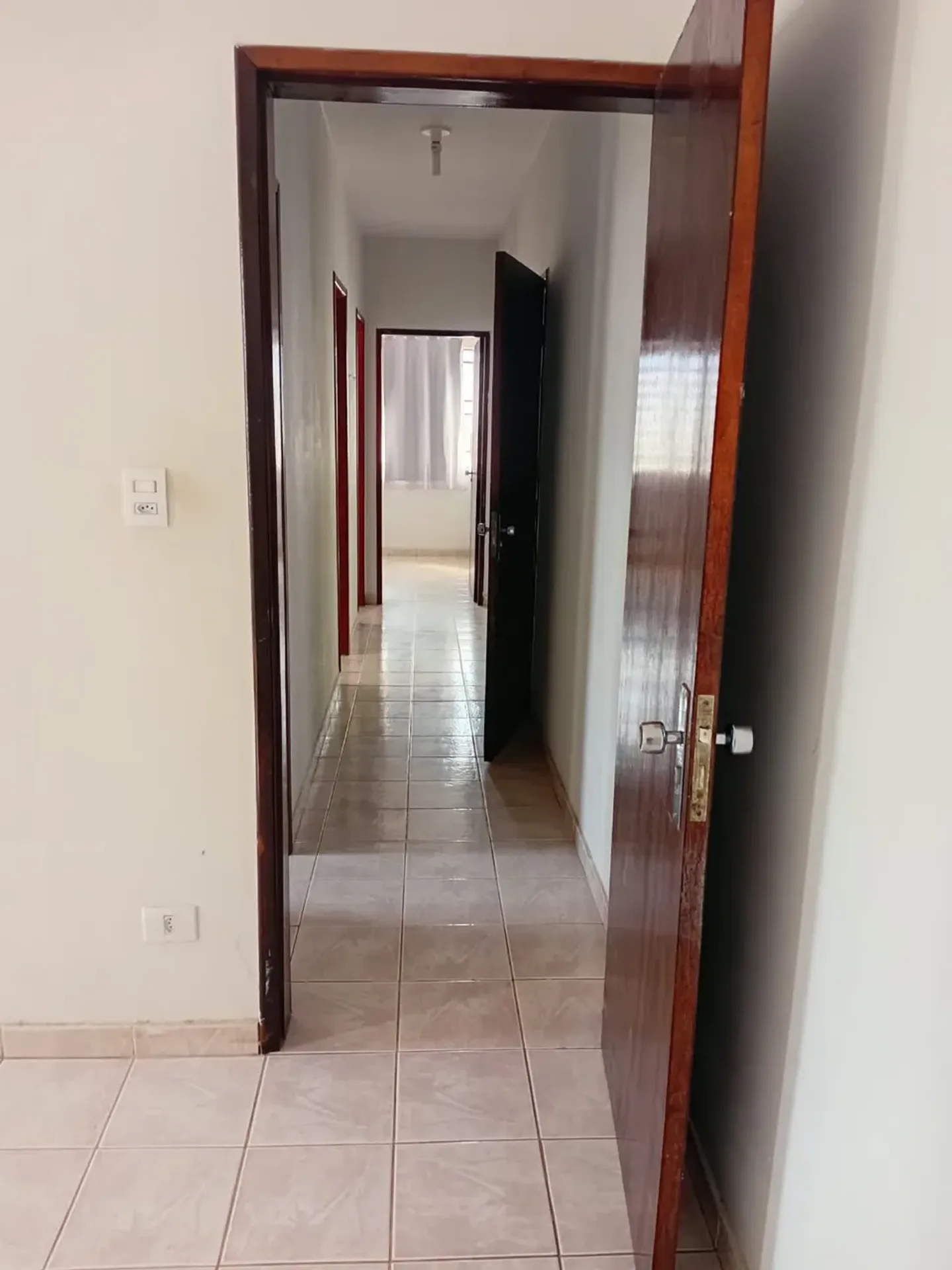 Imóvel Comercial com 7 Quartos para alugar, 420m² - Setor Central