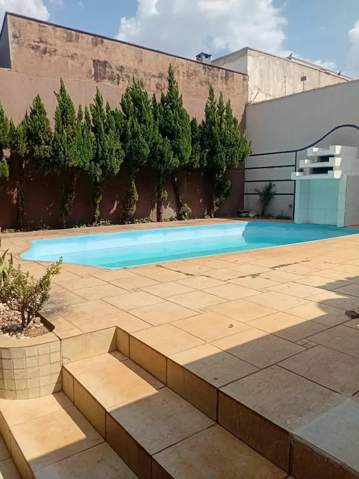 Sobrado com 4 Quartos para alugar, 240m² - Jardim Atlântico