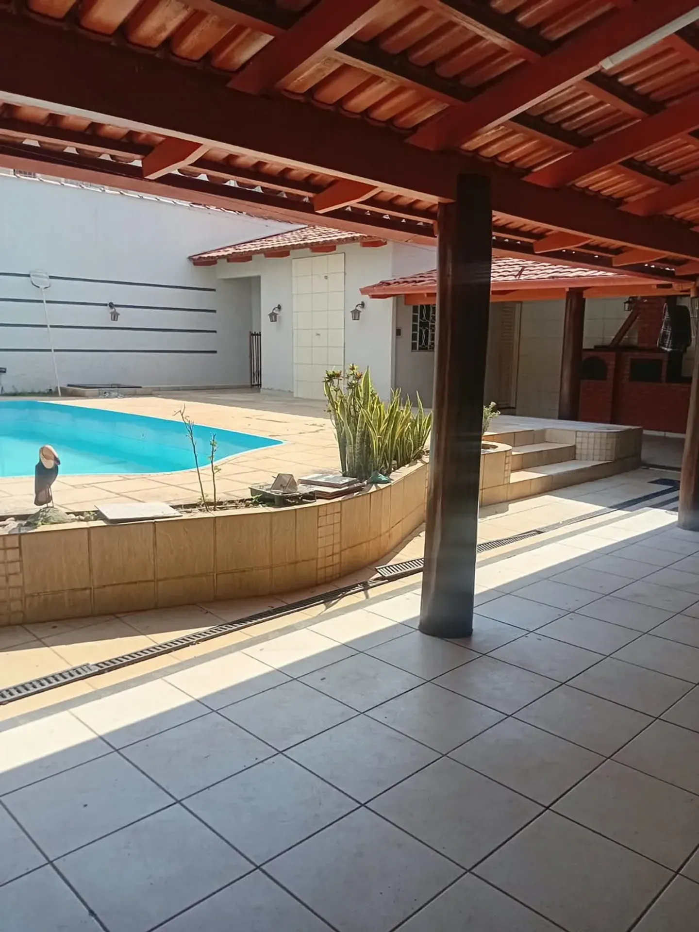 Sobrado com 4 Quartos para alugar, 240m² - Jardim Atlântico